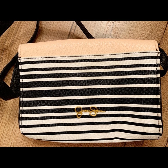 Jessica Simpson crossbody bag - Picture 2 of 2